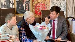 Уважаемые пенсионеры, ветераны войны и труда, наши любимые родители, бабушки и дедушки! Уважаемые пенсионеры, ветераны войны и труда, наши любимые родители, бабушки и дедушки!